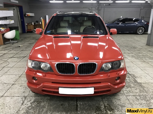 Полная оклейка BMW X5 в красный металлик